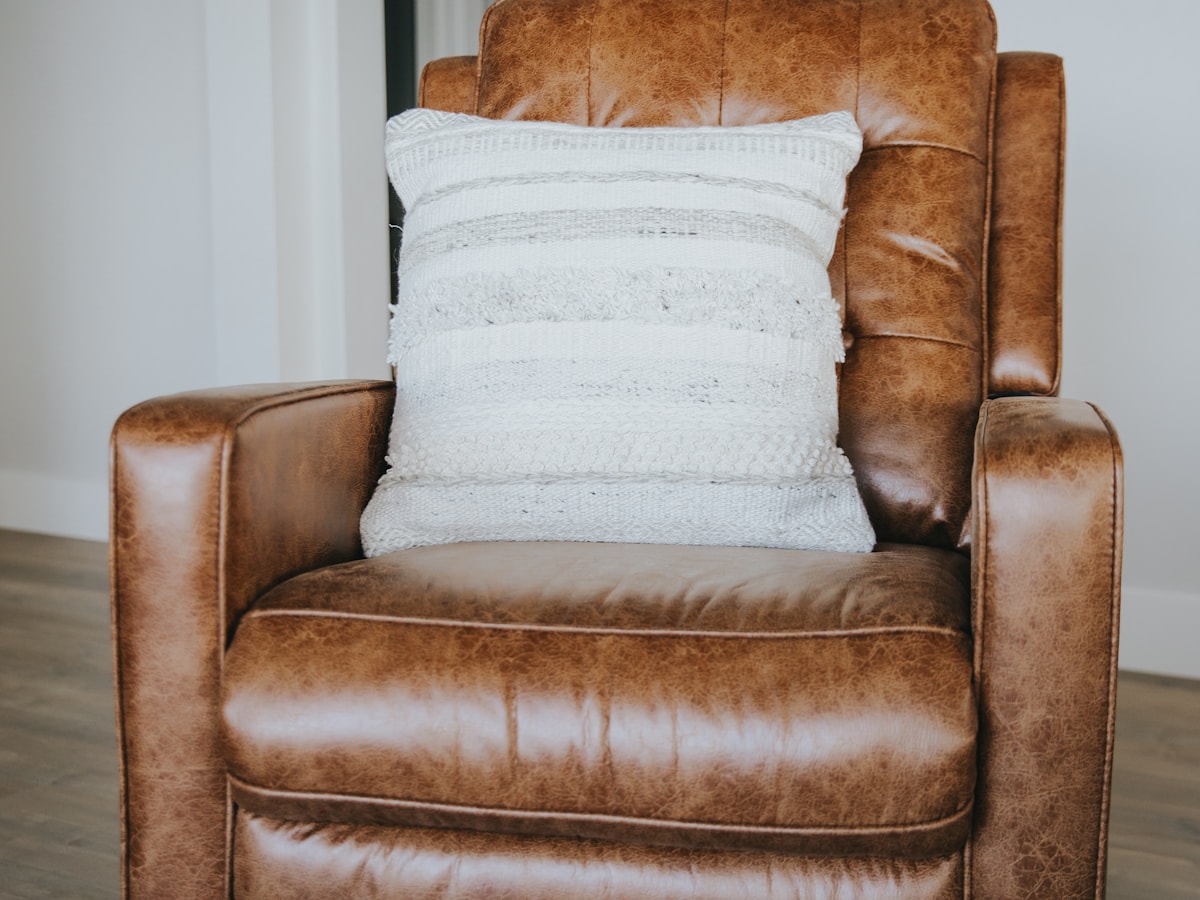Recliner Sofa – view 1