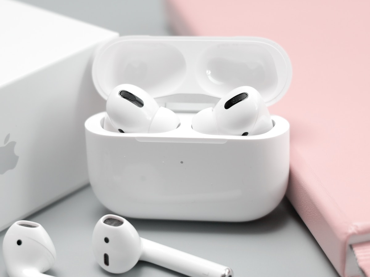 Wireless Earbuds – view 1